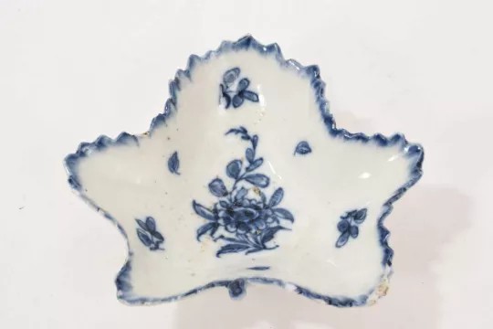 Bristol blue and white leaf shaped pickle dish, circa 1775, painted with foliage, cross mark to base, 9.75cm across