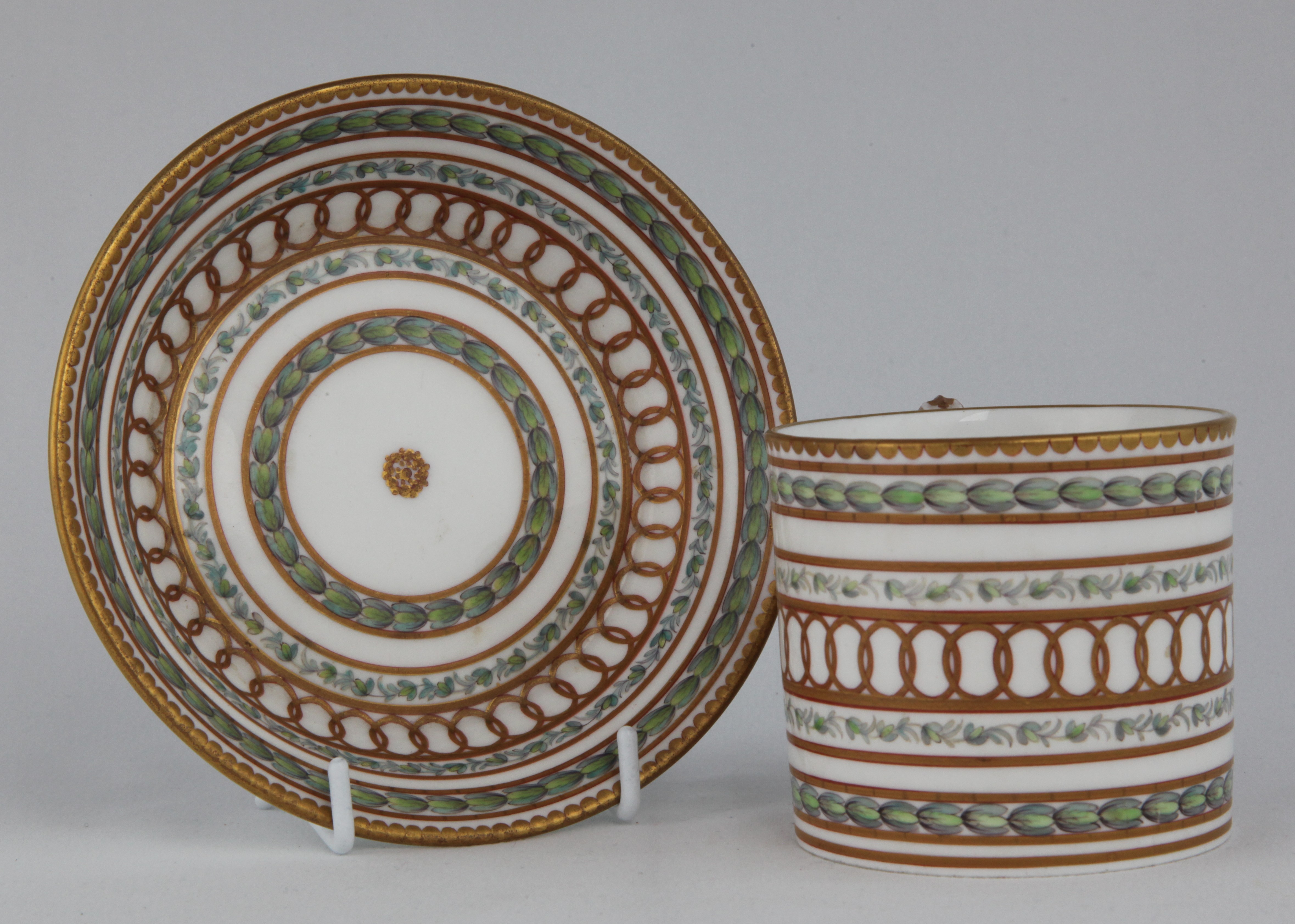 A fine cabinet cup and saucer