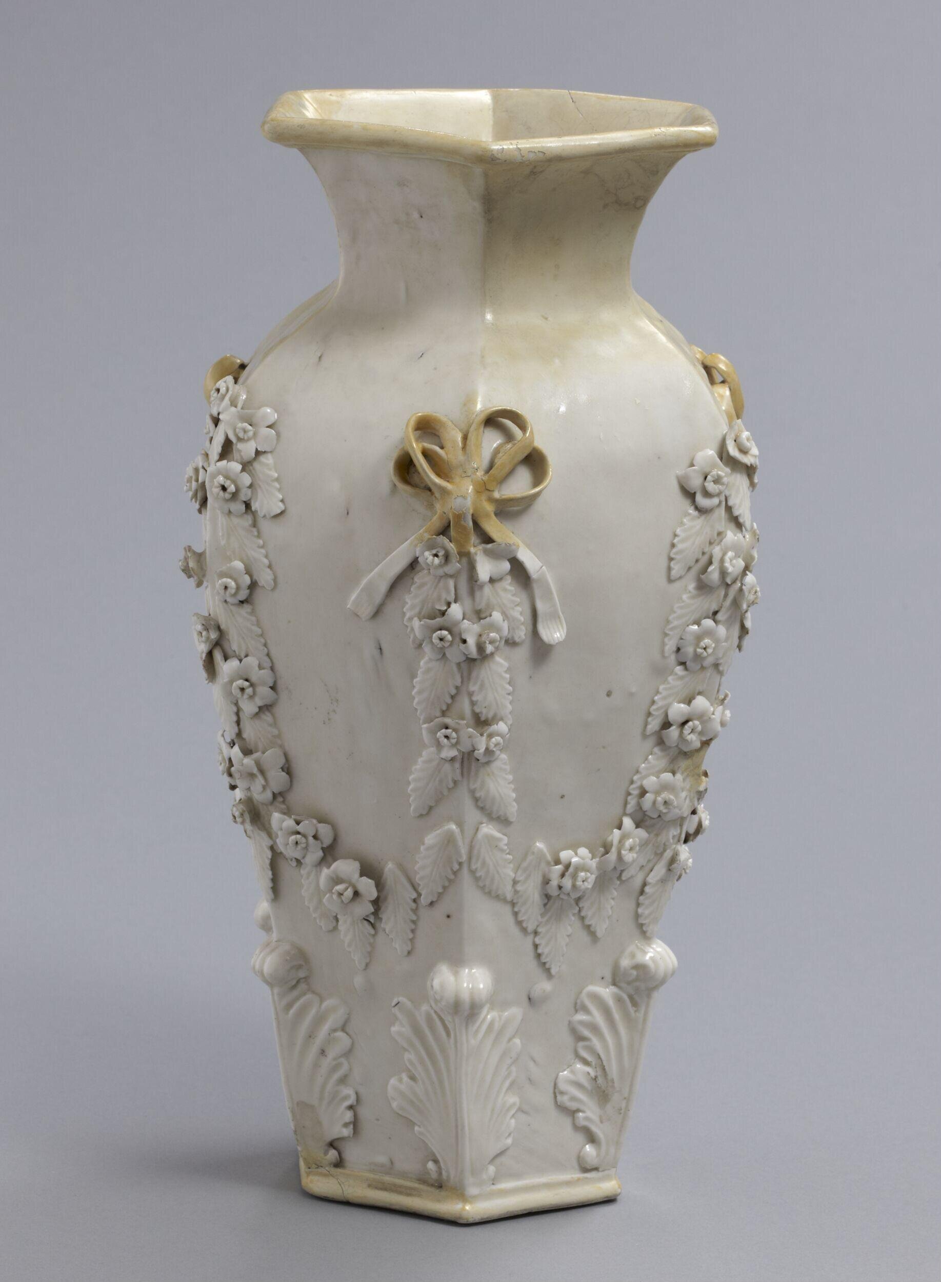 Bristol vase 1770 V&A 3